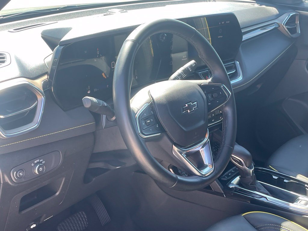 Used 2025 Chevrolet TrailBlazer ACTIV w/ Convenience Package FWD image 9
