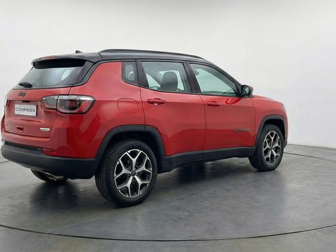 Used 2025 Jeep Compass Limited image 9