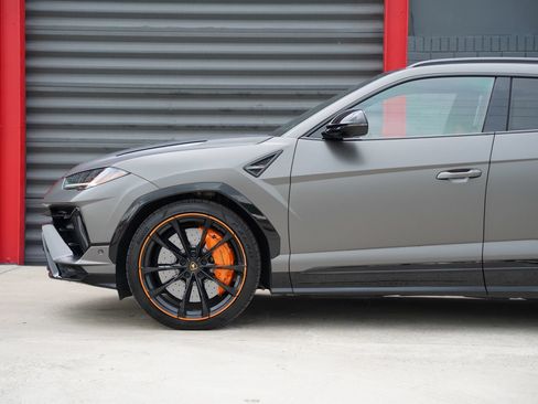 Used 2023 Lamborghini Urus S AWD/4WD image 9