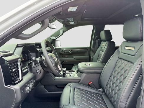 New 2026 GMC Sierra 1500 AT4 w/ AT4 Premium Package AWD/4WD image 11