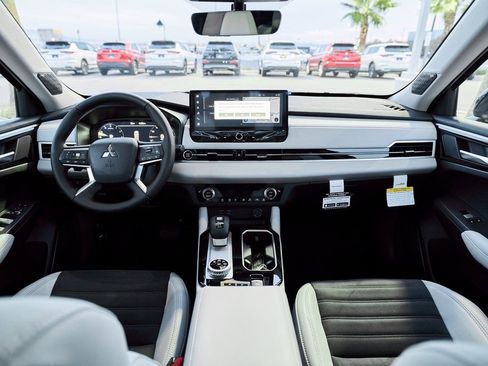 New 2026 Mitsubishi Outlander SE FWD image 32