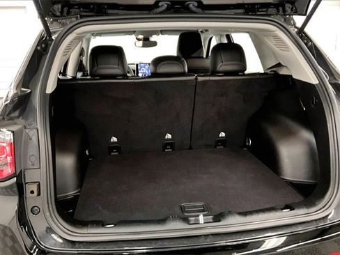 Used 2022 Jeep Compass Trailhawk image 35