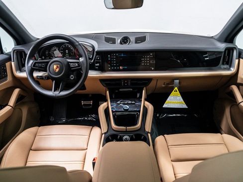 New 2026 Porsche Cayenne S image 24
