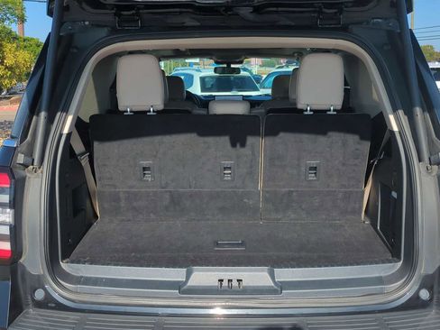 Used 2023 Ford Expedition Limited image 27