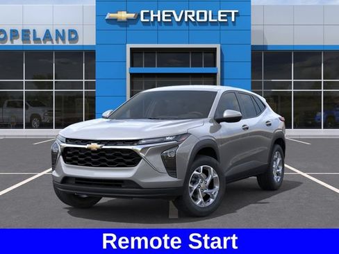 New 2026 Chevrolet Trax LS w/ LS Convenience Package FWD image 7