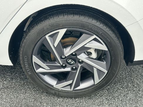 Used 2025 Hyundai Elantra Sport image 20