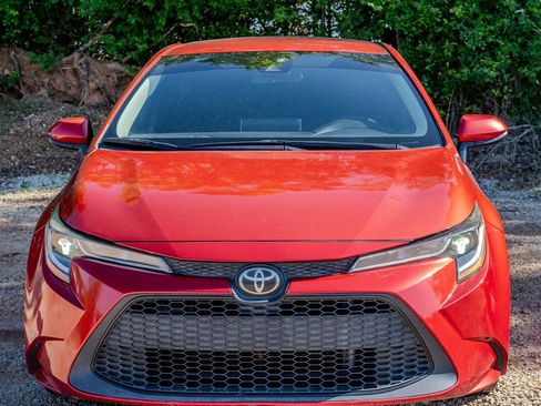 Used 2020 Toyota Corolla LE image 8