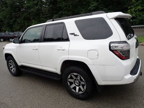 Certified 2019 Toyota 4Runner TRD Off-Road Premium AWD/4WD image 5