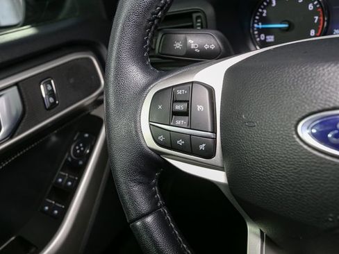 Used 2022 Ford Explorer XLT image 31
