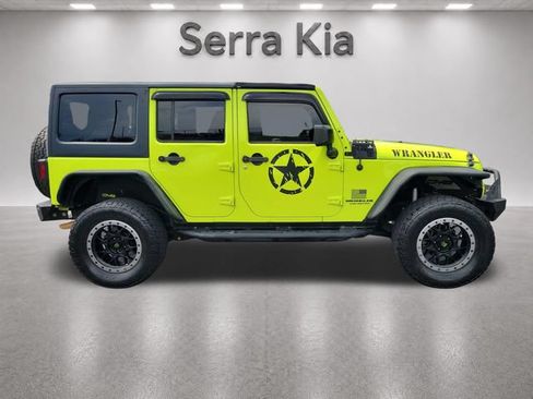 Used 2016 Jeep Wrangler Unlimited Sahara w/ Connectivity Group AWD/4WD image 6