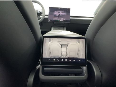Used 2026 Tesla Model Y Long Range AWD/4WD image 33
