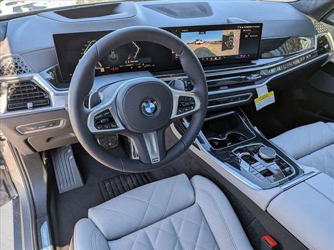 Certified 2026 BMW X7 xDrive40i w/ M Sport Package AWD/4WD image 3