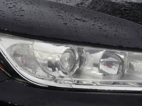 Used 2019 Toyota Highlander LE AWD/4WD image 14