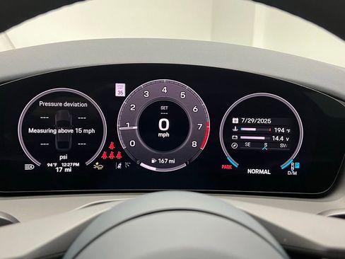 Used 2025 Porsche Panamera image 10