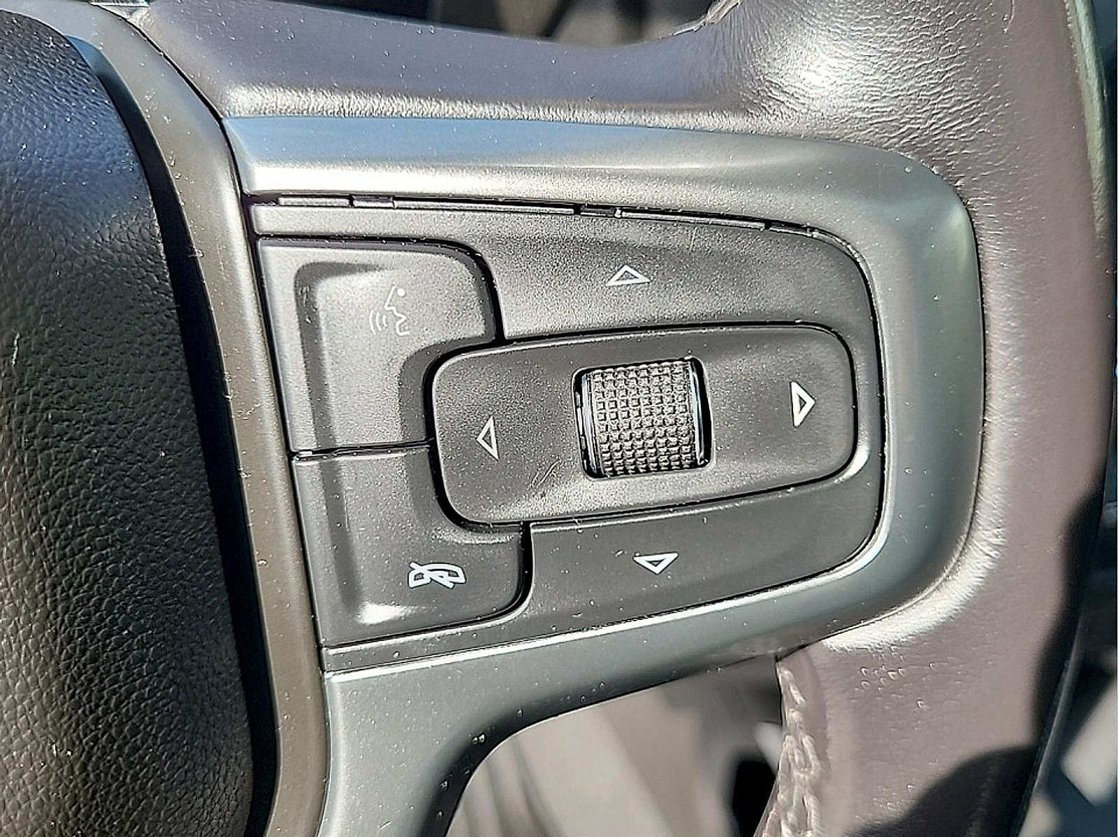 Used 2022 Chevrolet Silverado 2500 LTZ w/ LTZ Plus Package AWD/4WD image 19