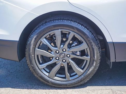 Used 2023 Chevrolet Equinox RS w/ RS Leather Package FWD image 9