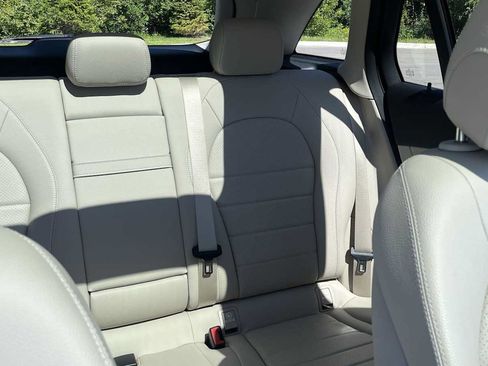 Used 2019 Mercedes-Benz GLC 300 4MATIC image 31
