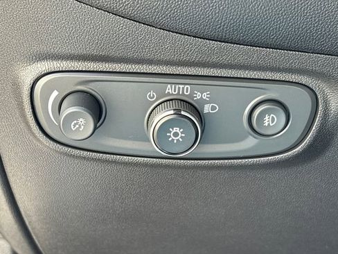 Certified 2022 Chevrolet Equinox Premier image 30