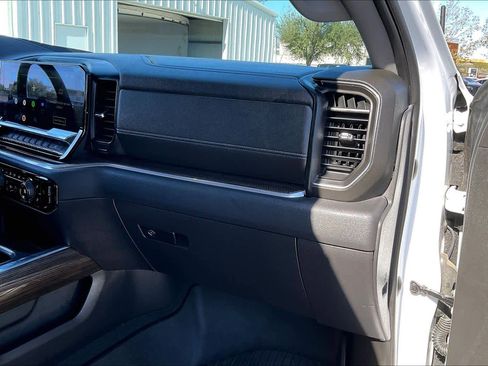 Certified 2022 Chevrolet Silverado 1500 RST image 17