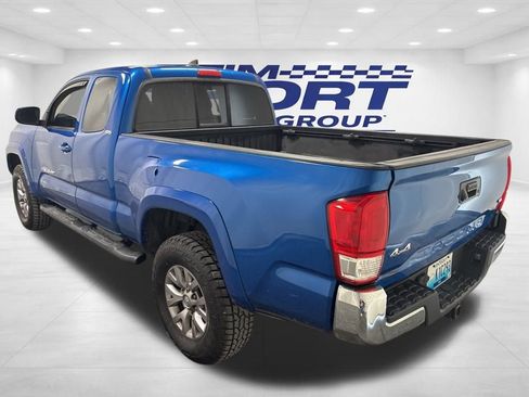 Used 2017 Toyota Tacoma SR5 image 7