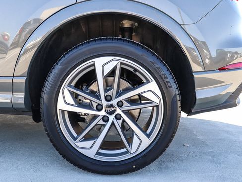 New 2025 Audi Q3 2.0T Premium image 13