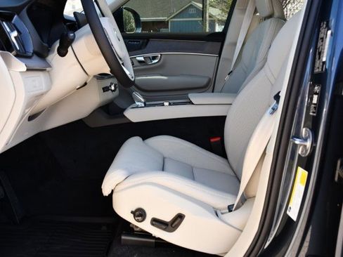 New 2026 Volvo XC90 B6 Ultra w/ Protection Package AWD/4WD image 13