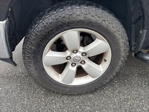 Used 2019 RAM 1500 Classic SLT image 9