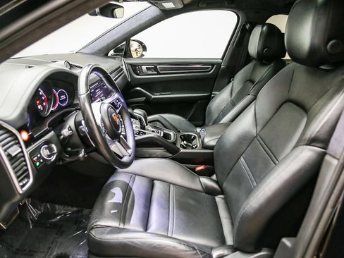 Certified 2023 Porsche Cayenne GTS AWD/4WD image 22