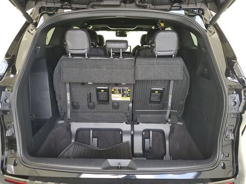 Used 2025 Toyota Sienna Limited AWD/4WD image 10