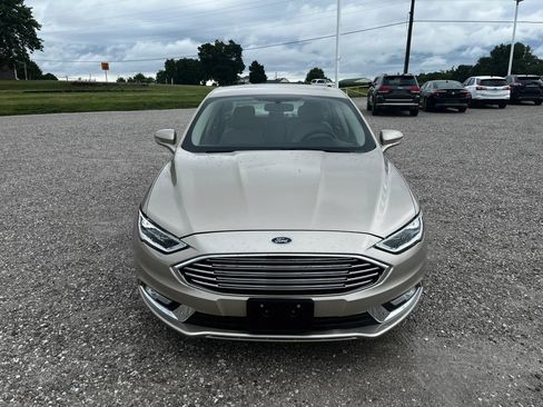 Used 2017 Ford Fusion SE w/ Fusion SE Technology Package FWD image 8