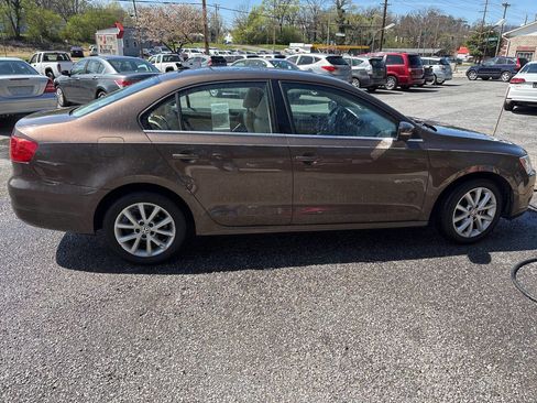 Used 2013 Volkswagen Jetta SE image 6