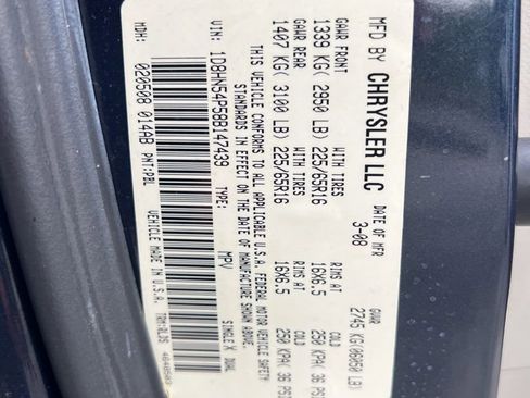 Used 2008 Dodge Grand Caravan SXT w/ Entertainment Group 2 FWD image 14