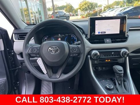 Used 2025 Toyota RAV4 XLE AWD/4WD image 17