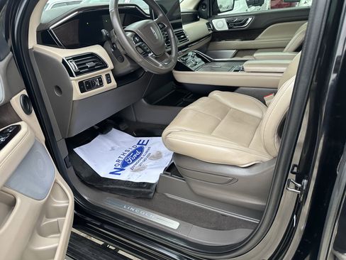 Used 2024 Lincoln Navigator Reserve AWD/4WD image 15