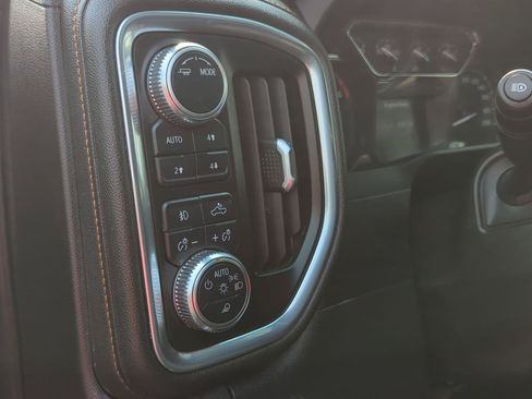 Used 2022 GMC Sierra 1500 AT4 w/ AT4 Premium Package AWD/4WD image 17