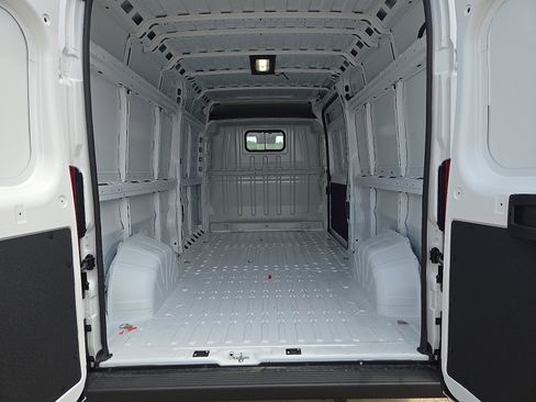 New 2025 RAM ProMaster 2500 w/ Convenience Group image 4