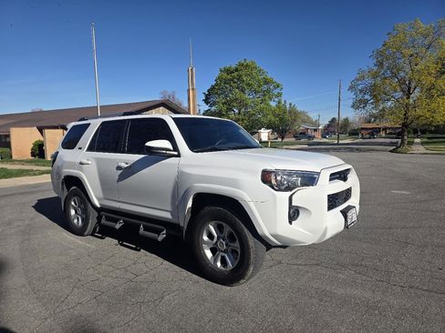 Used 2024 Toyota 4Runner SR5 image 1