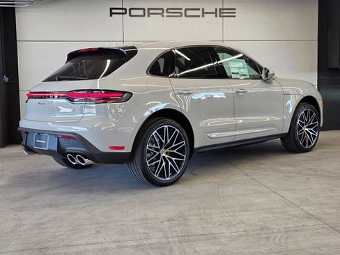 Certified 2026 Porsche Macan AWD/4WD image 6