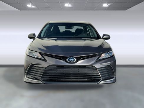 Used 2022 Toyota Camry LE image 5