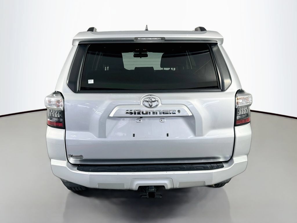 Used 2019 Toyota 4Runner SR5 AWD/4WD image 6