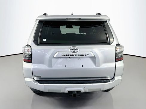 Used 2019 Toyota 4Runner SR5 AWD/4WD image 6
