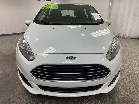 Used 2017 Ford Fiesta SE image 2