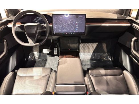 Used 2025 Tesla Model X image 22