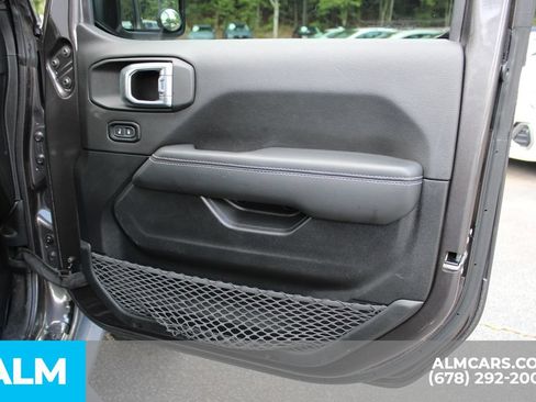 Used 2021 Jeep Wrangler Unlimited Sahara AWD/4WD image 28