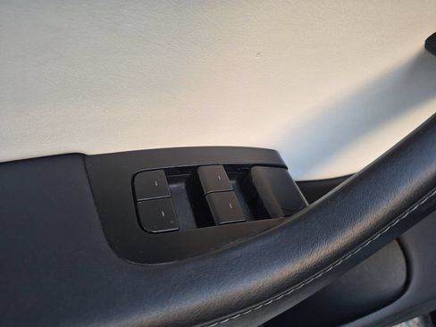 Used 2019 Tesla Model 3 RWD image 10