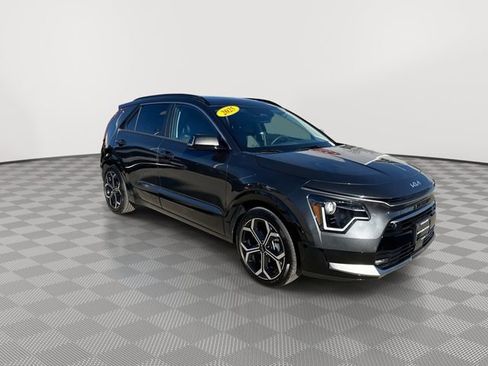 Certified 2025 Kia Niro EX Touring image 2