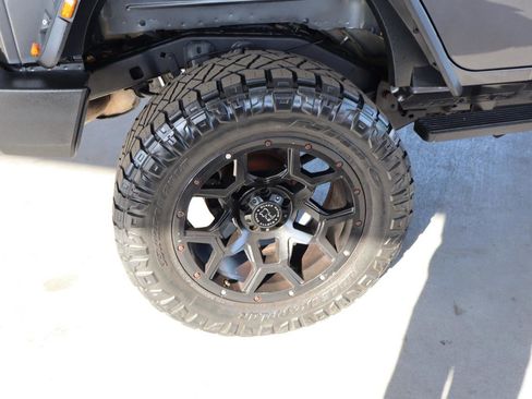 Used 2017 Jeep Wrangler Unlimited Sport w/ Quick Order Package 24S AWD/4WD image 42