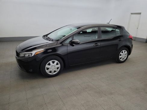 Used 2017 Kia Forte LX FWD image 2
