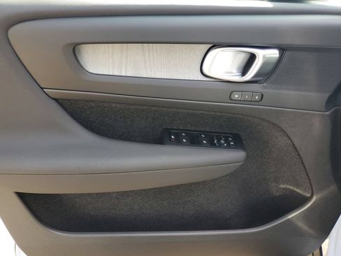 Certified 2026 Volvo XC40 B5 Plus AWD/4WD image 19