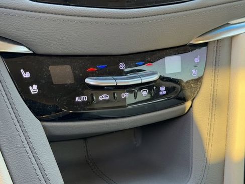 Used 2022 Cadillac XT5 Premium Luxury image 19